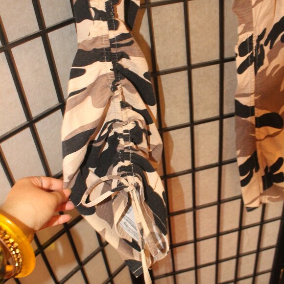 Women’s Vintage Pants - Y2K Low Rise Camo Pants/Capris 2000s Lazer Jeans sz. 13 - Picture 6 of 8